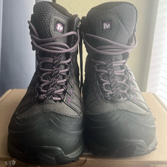 Merrell boots - Picture 1 of 7